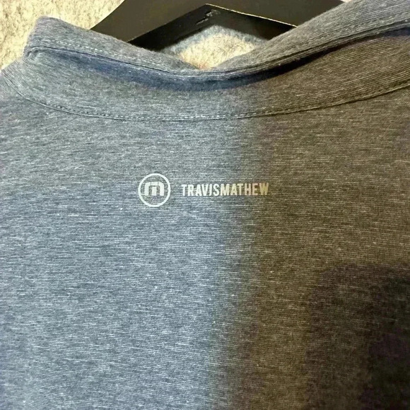 Travis Mathew Lightweight Quarter-Zip Pullover - Medium - Picture 4 of 5